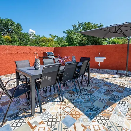 Pet Friendly In With Kitchen * Ližnjan