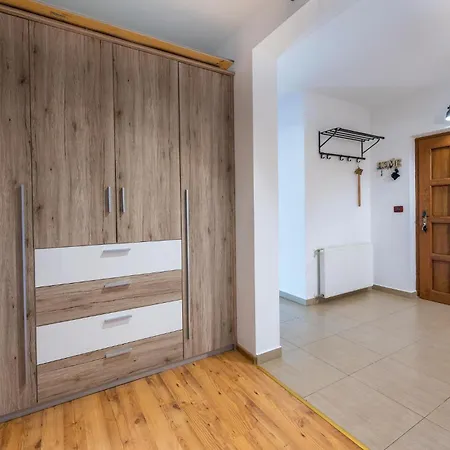 Pet Friendly In With Kitchen