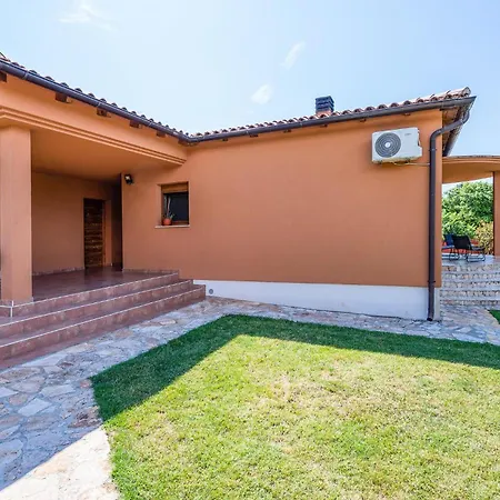 Pet Friendly In With Kitchen Ližnjan