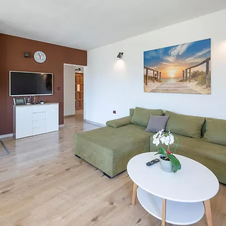 Holiday home Pet Friendly In With Kitchen
