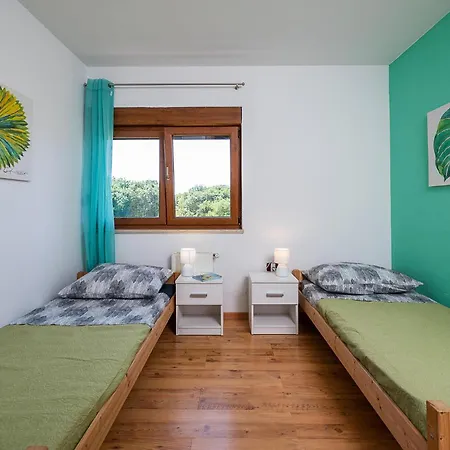 Holiday home Pet Friendly In With Kitchen